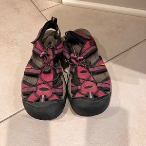 Women’s Keen Sandals SZ 10